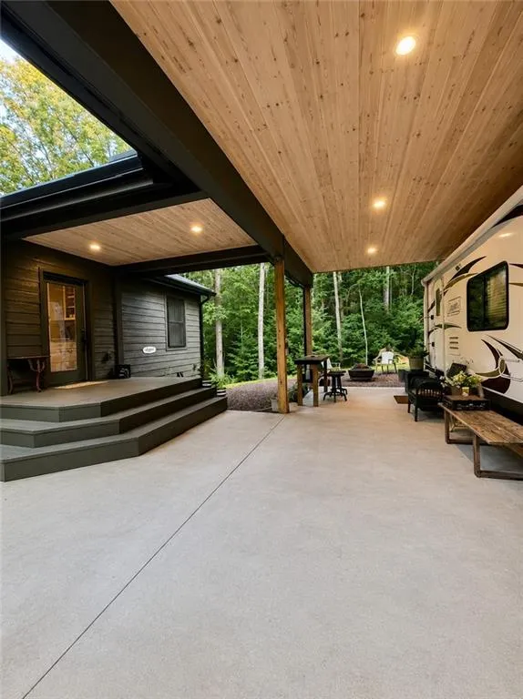 191 Oakwood Road Blairsville, GA 30512