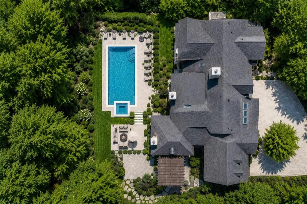 366 Blackland Road NW Atlanta, GA 30342