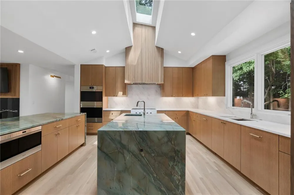366 Blackland Road NW Atlanta, GA 30342