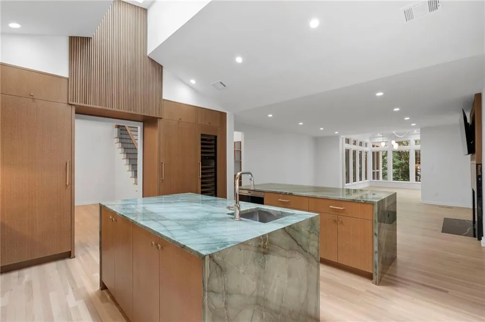 366 Blackland Road NW Atlanta, GA 30342