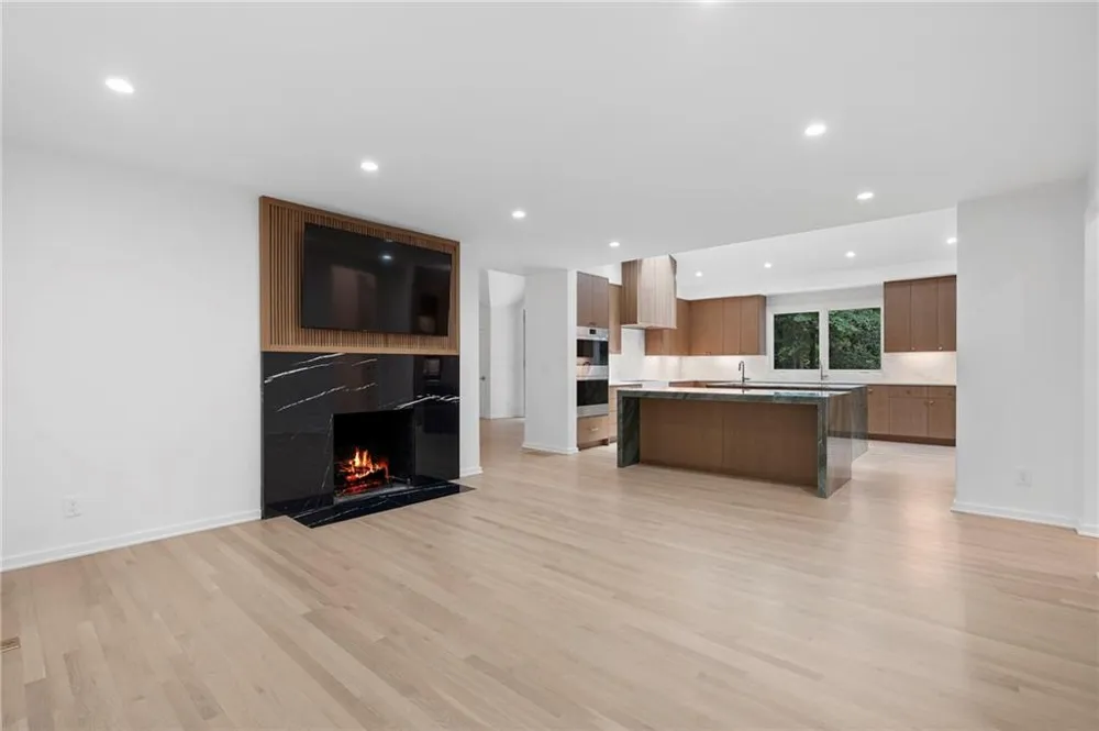 366 Blackland Road NW Atlanta, GA 30342