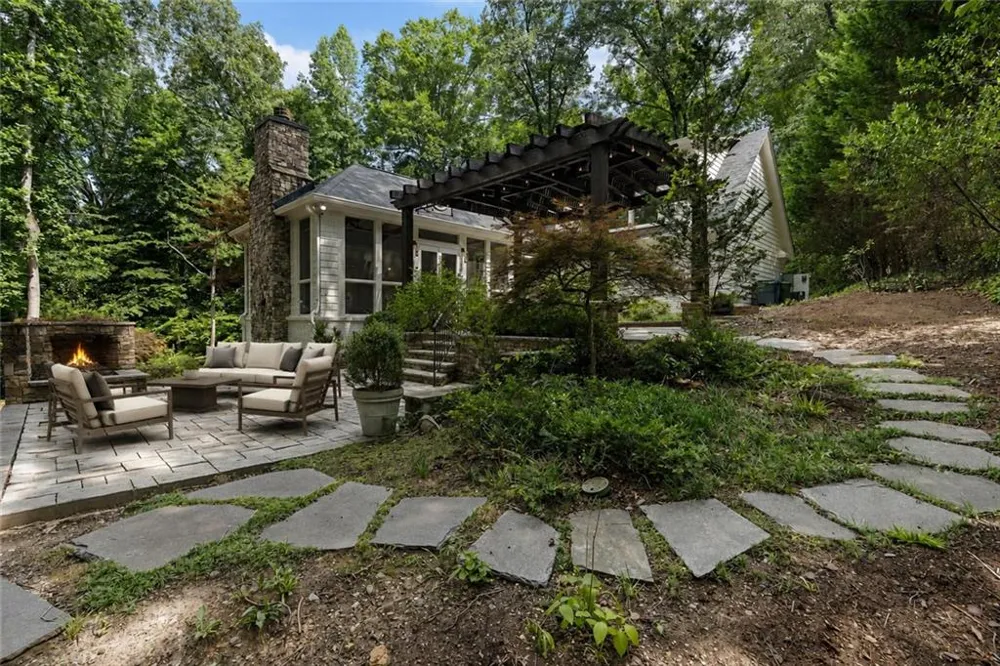 366 Blackland Road NW Atlanta, GA 30342