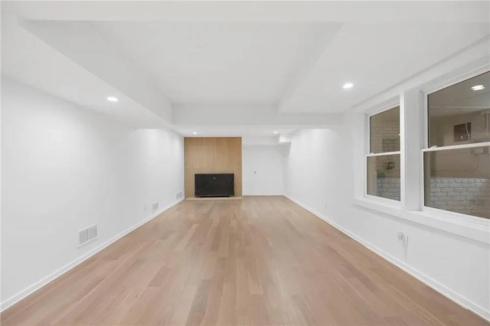 366 Blackland Road NW Atlanta, GA 30342