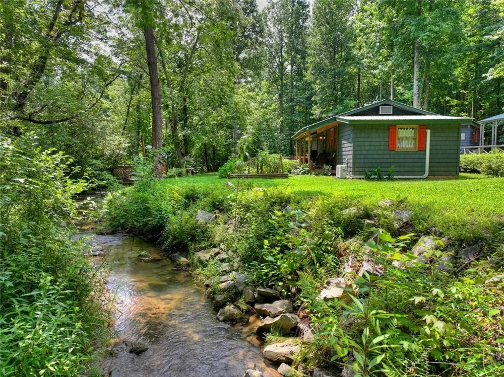 100 Wing Circle Ellijay, GA 30536