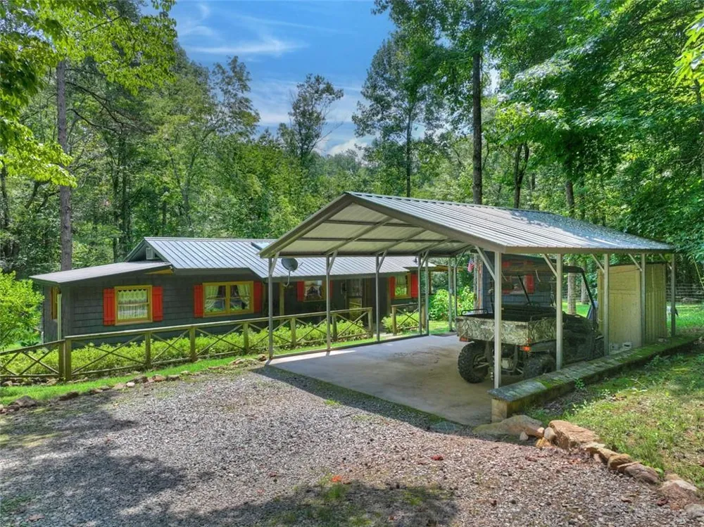 100 Wing Circle Ellijay, GA 30536