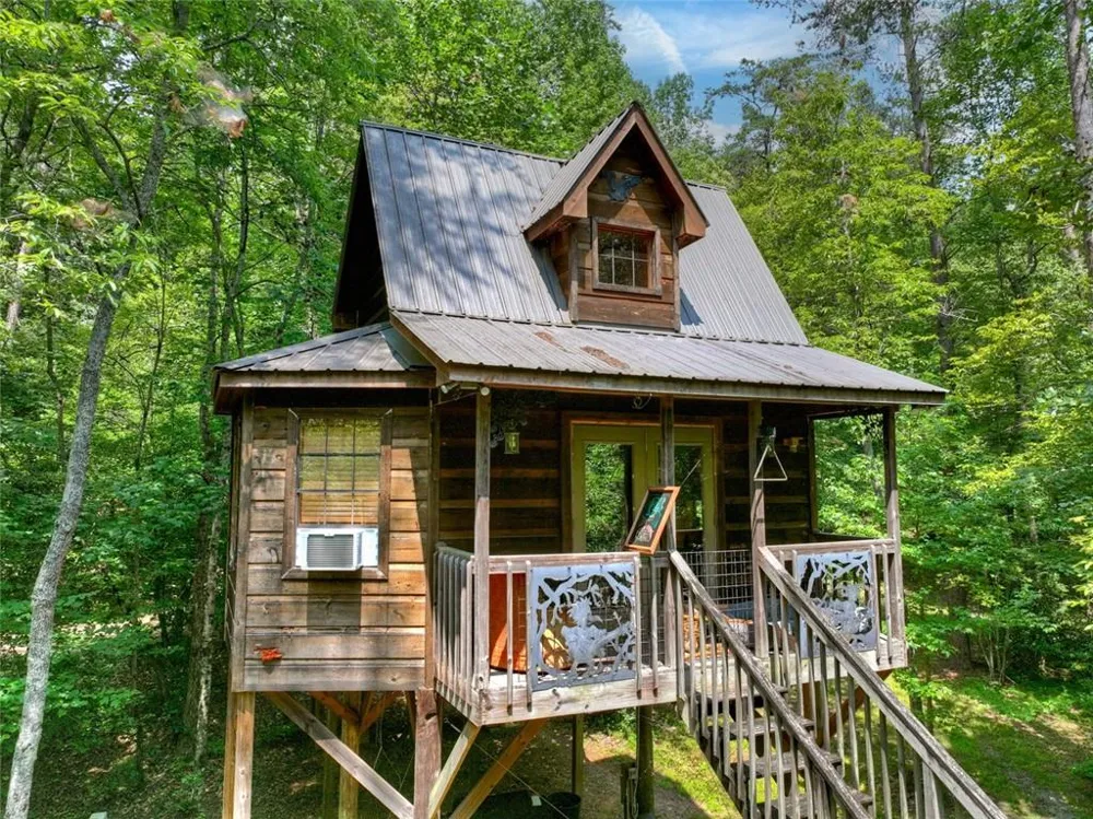 100 Wing Circle Ellijay, GA 30536