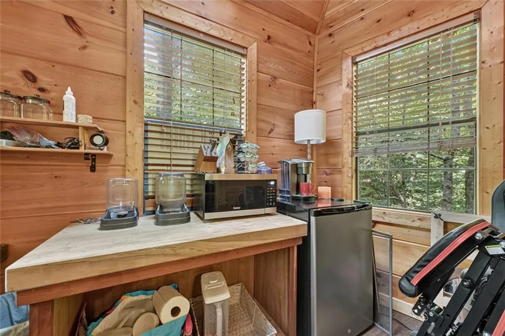 100 Wing Circle Ellijay, GA 30536