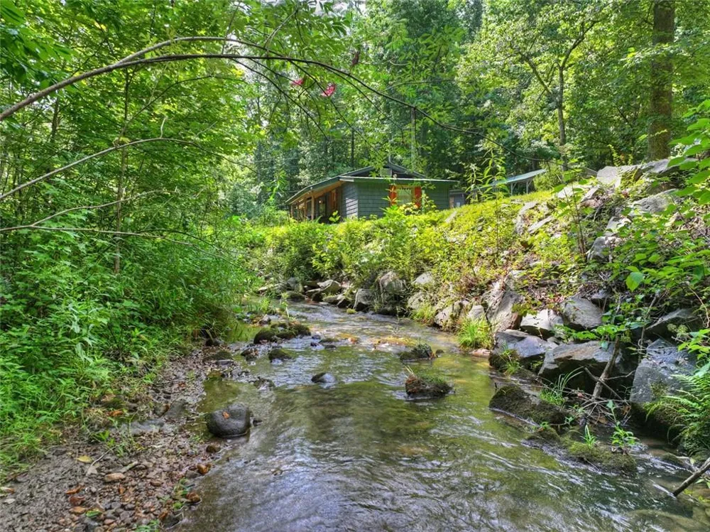 100 Wing Circle Ellijay, GA 30536
