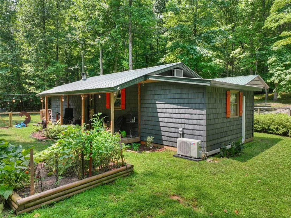 100 Wing Circle Ellijay, GA 30536