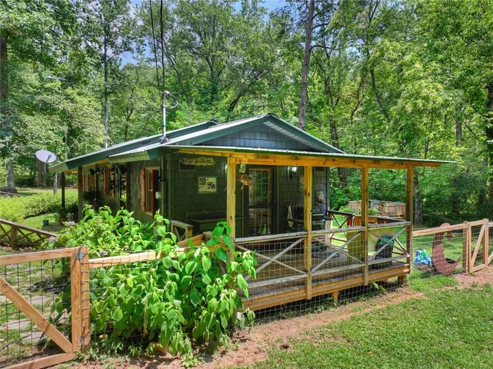 100 Wing Circle Ellijay, GA 30536