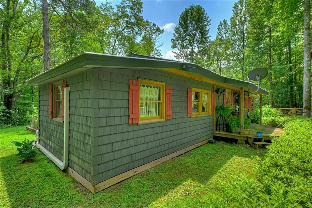 100 Wing Circle Ellijay, GA 30536