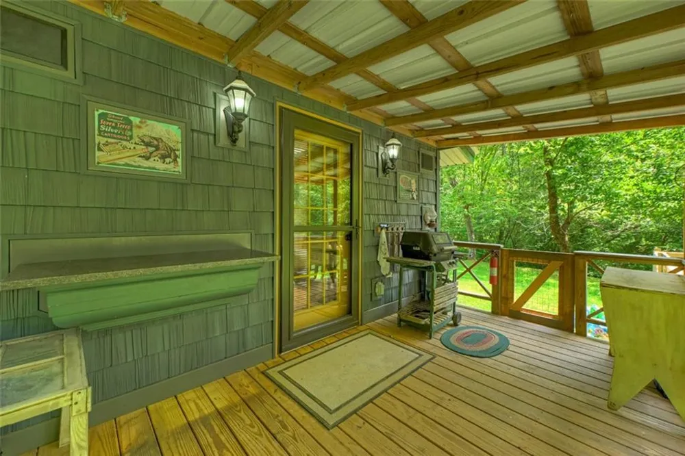 100 Wing Circle Ellijay, GA 30536