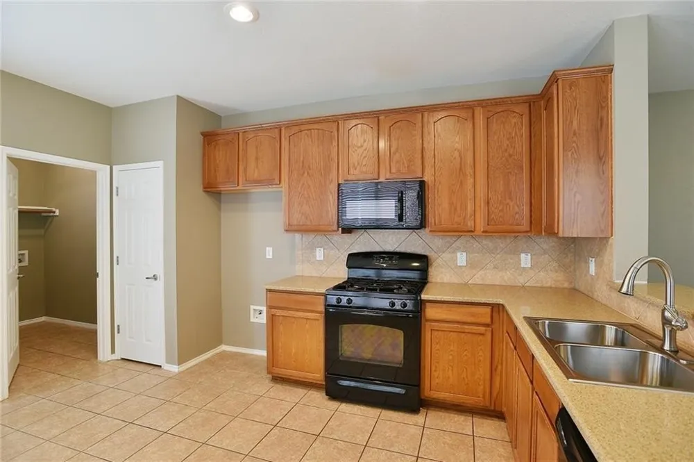 9109 Nathaniel Drive Providence Village, TX 76227