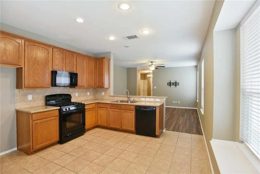 9109 Nathaniel Drive Providence Village, TX 76227