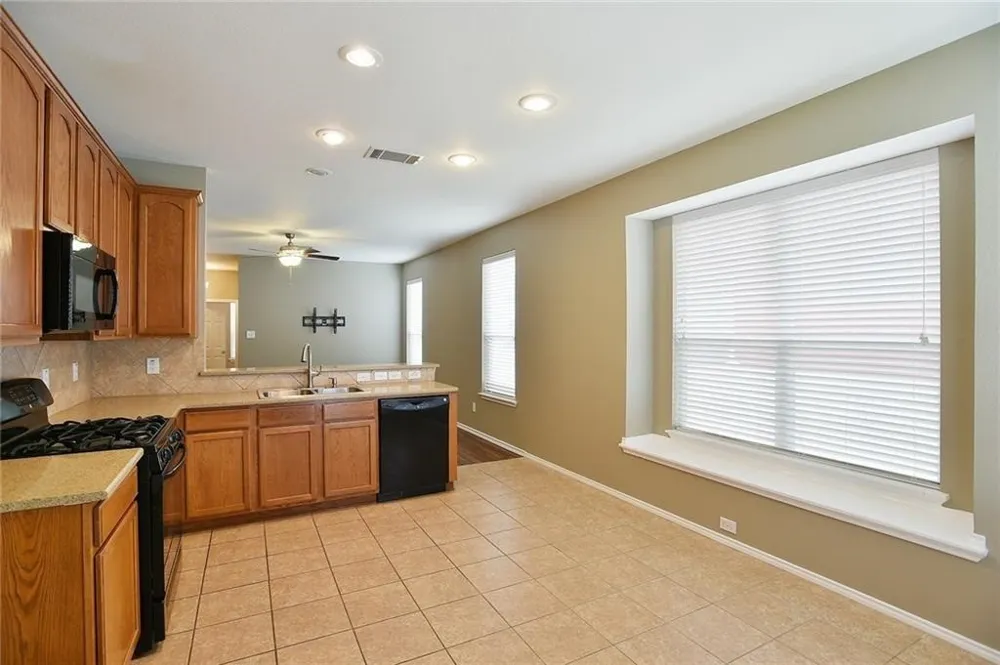 9109 Nathaniel Drive Providence Village, TX 76227