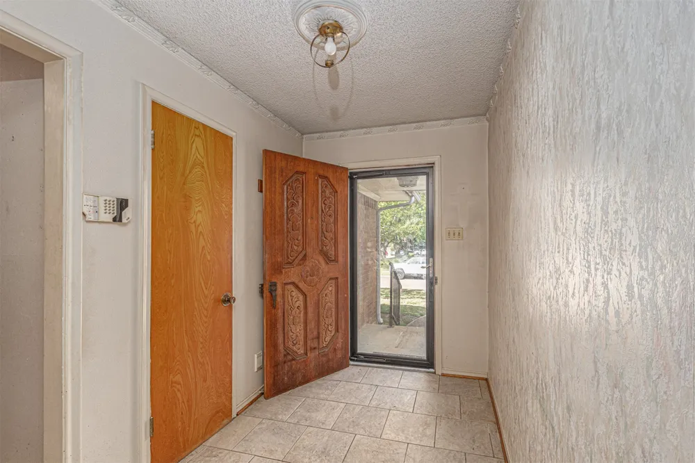 5324 Urban Crest Street Dallas, TX 75227
