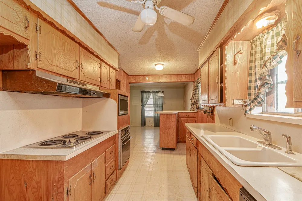 5324 Urban Crest Street Dallas, TX 75227