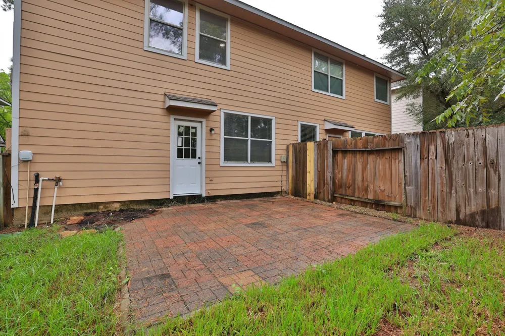 38 Blue Creek Place The Woodlands, TX 77382