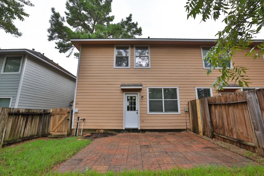 38 Blue Creek Place The Woodlands, TX 77382