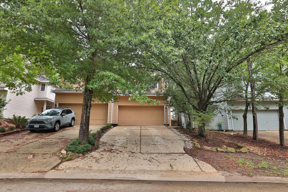38 Blue Creek Place The Woodlands, TX 77382