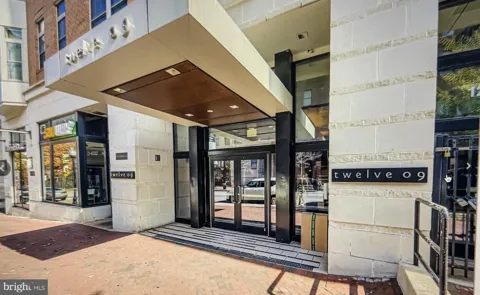 1209 CHARLES STREET #204