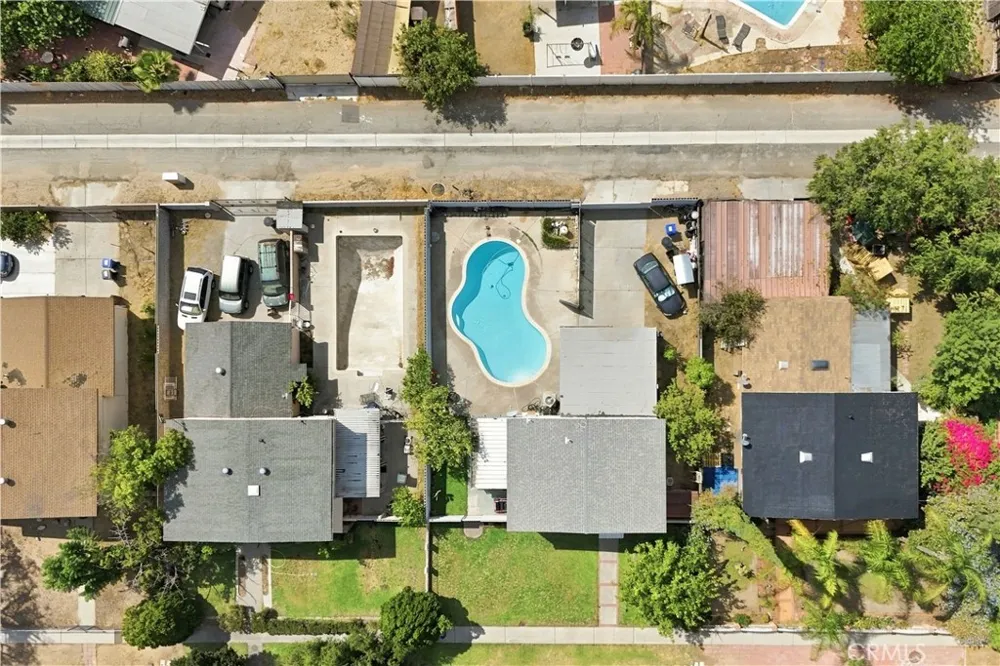 379 E Randall Rialto, CA 92376
