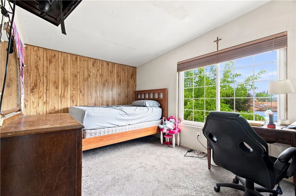 379 E Randall Rialto, CA 92376