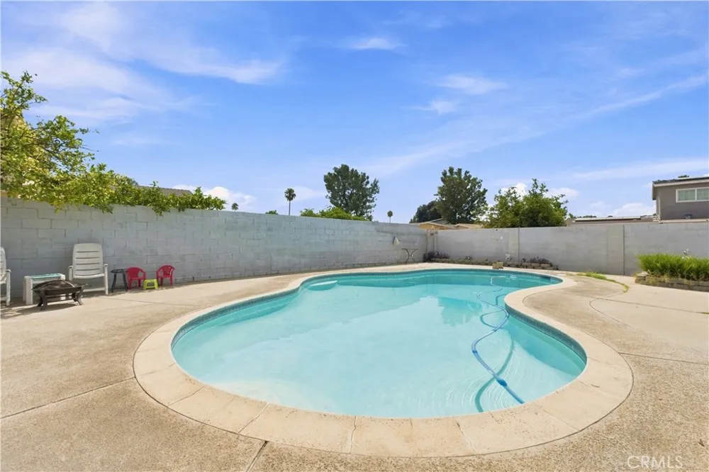 379 E Randall Rialto, CA 92376