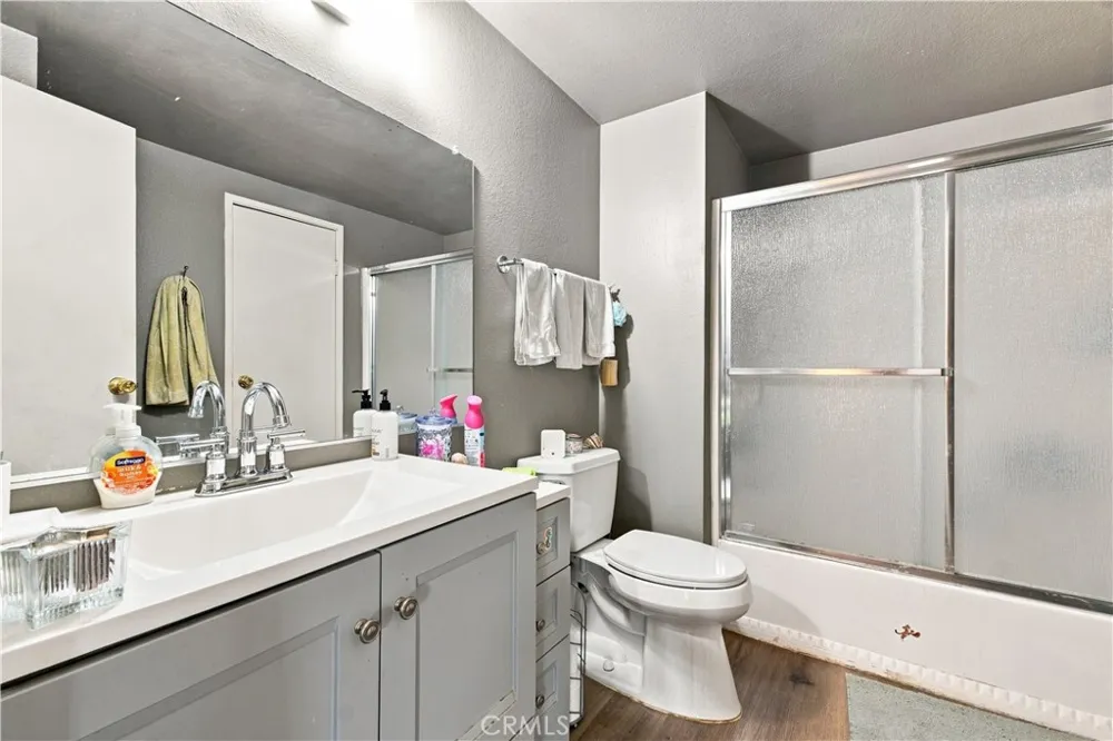 379 E Randall Rialto, CA 92376