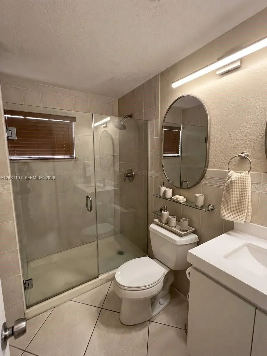 62 W 44th St #0 Hialeah, FL 33012