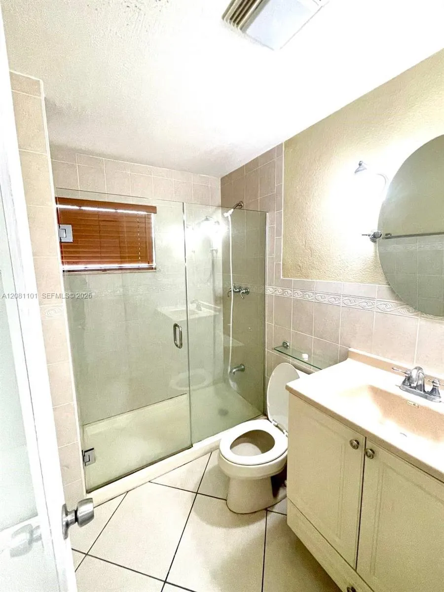 62 W 44th St #0 Hialeah, FL 33012