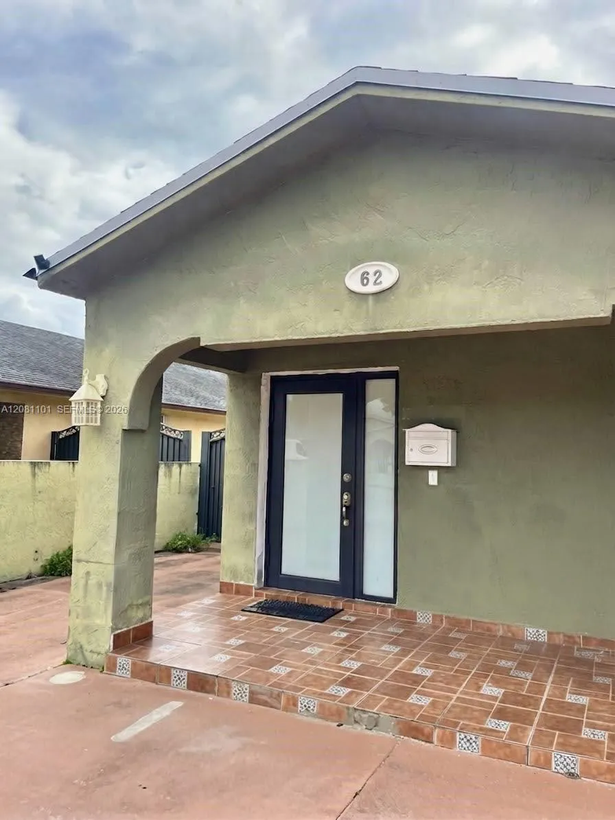 62 W 44th St #0 Hialeah, FL 33012