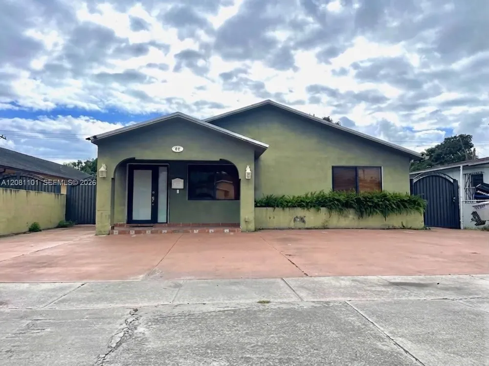 62 W 44th St #0 Hialeah, FL 33012