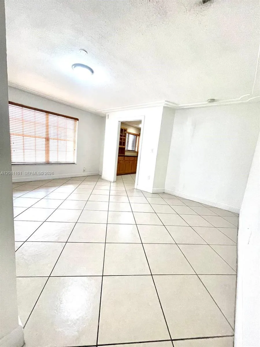 62 W 44th St #0 Hialeah, FL 33012