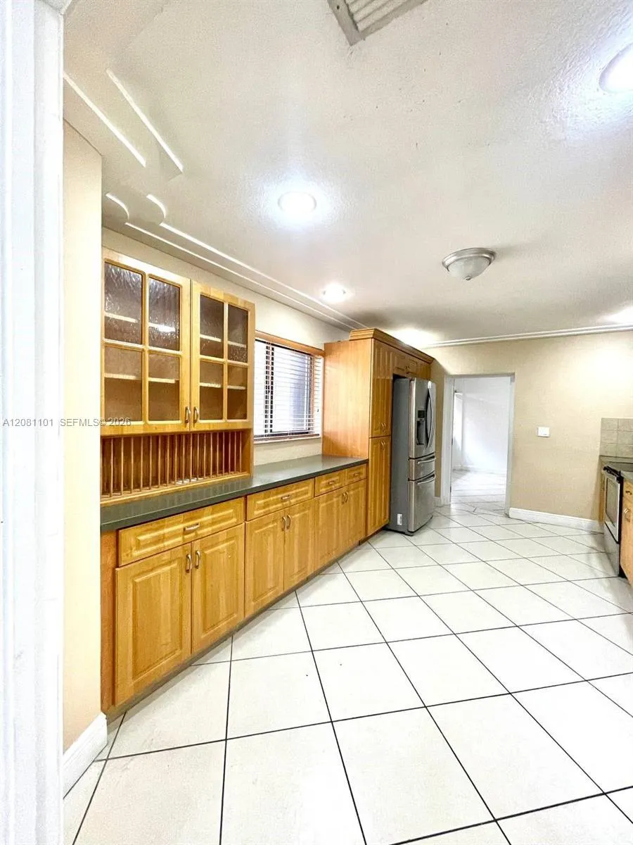 62 W 44th St #0 Hialeah, FL 33012