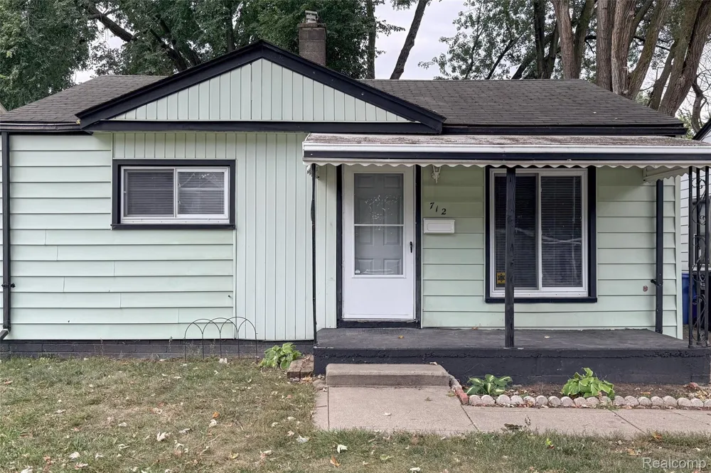 712 E Lincoln Avenue Madison Heights City, MI 48071