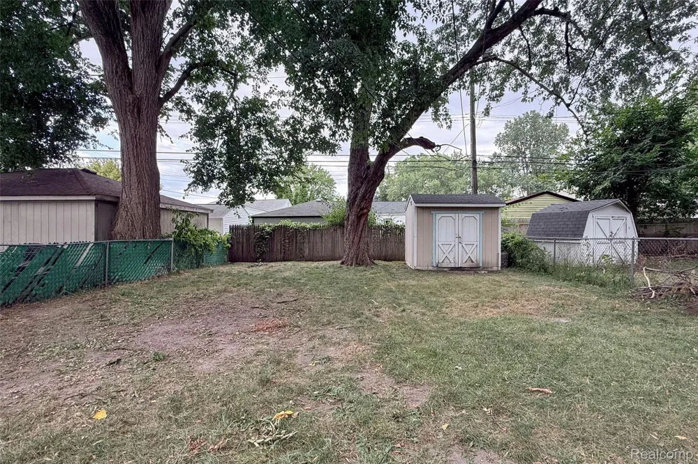 712 E Lincoln Avenue Madison Heights City, MI 48071