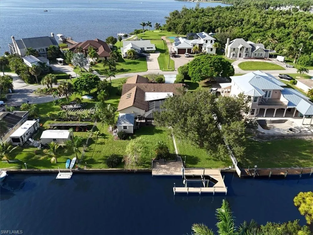 1812 Coral Circle North Fort Myers, FL 33903
