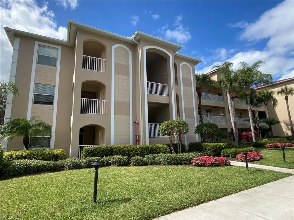 2730 Cypress Trace Circle #2820 Naples, FL 34119