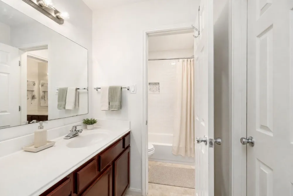10912 Gulf Freeway #38 Houston, TX 77034