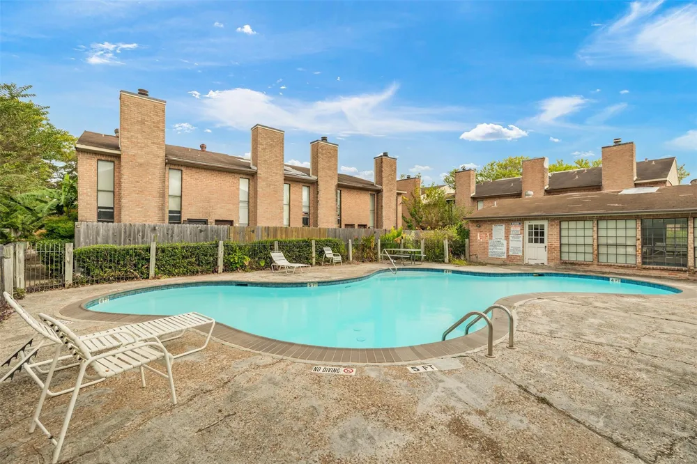 10912 Gulf Freeway #38 Houston, TX 77034