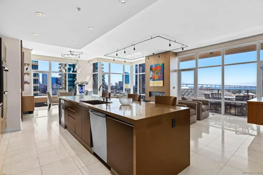 550 Front St #1101 San Diego, CA 92101