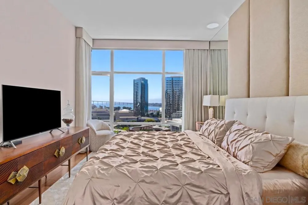 550 Front St #1101 San Diego, CA 92101