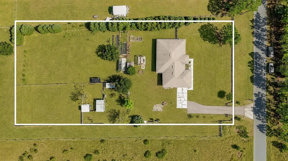 18030 BAYAMON AVENUE Polk City, FL 33868