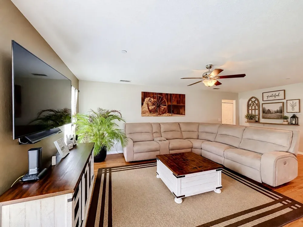 18030 BAYAMON AVENUE Polk City, FL 33868