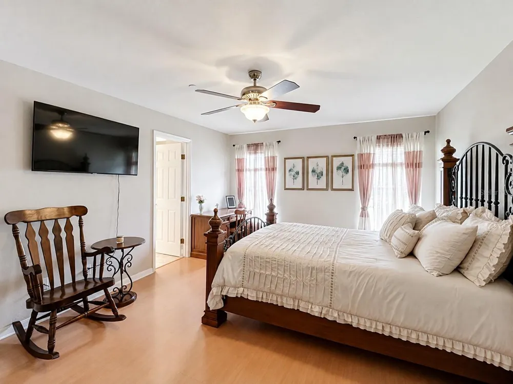 18030 BAYAMON AVENUE Polk City, FL 33868