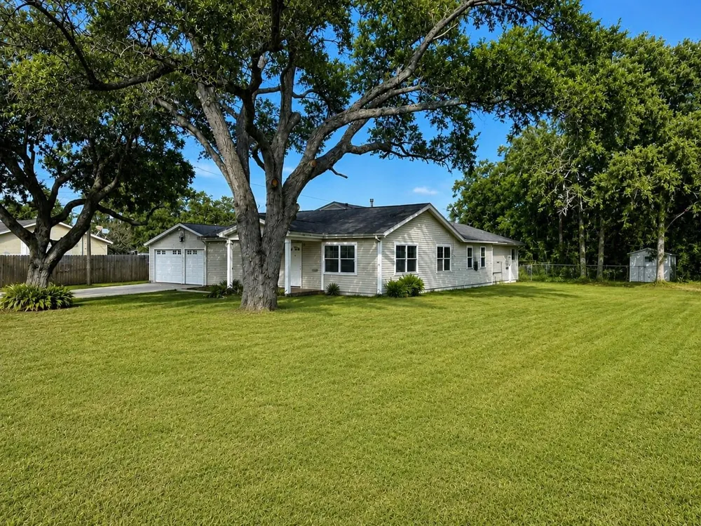 4701 Cherry Street Santa Fe, TX 77517