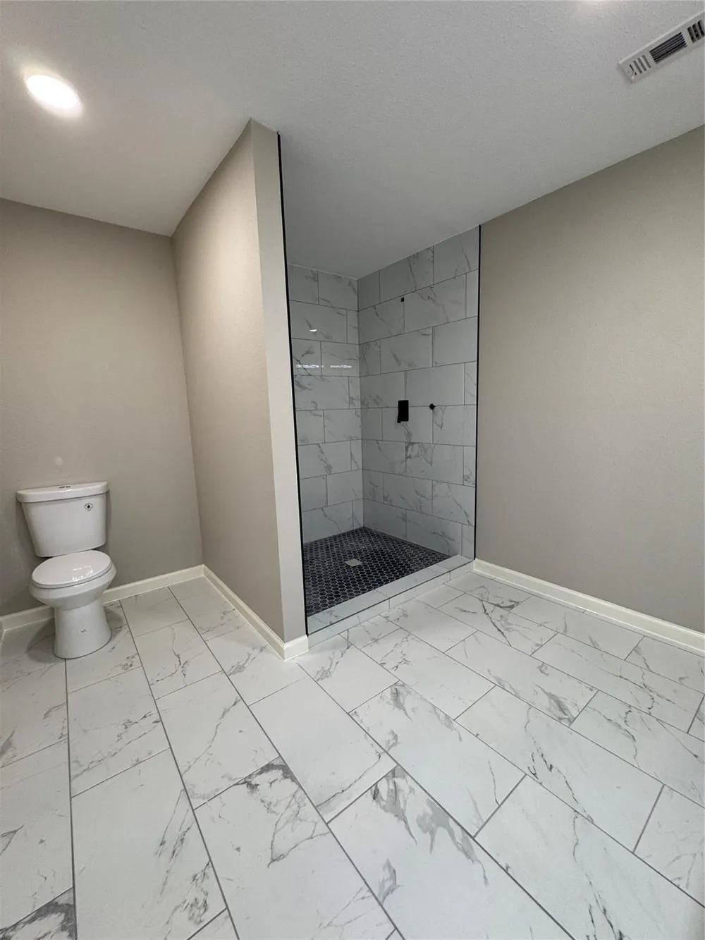 4701 Cherry Street Santa Fe, TX 77517