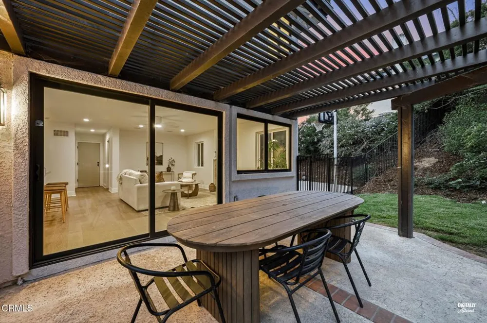 947 Golden Crest Avenue Thousand Oaks, CA 91320