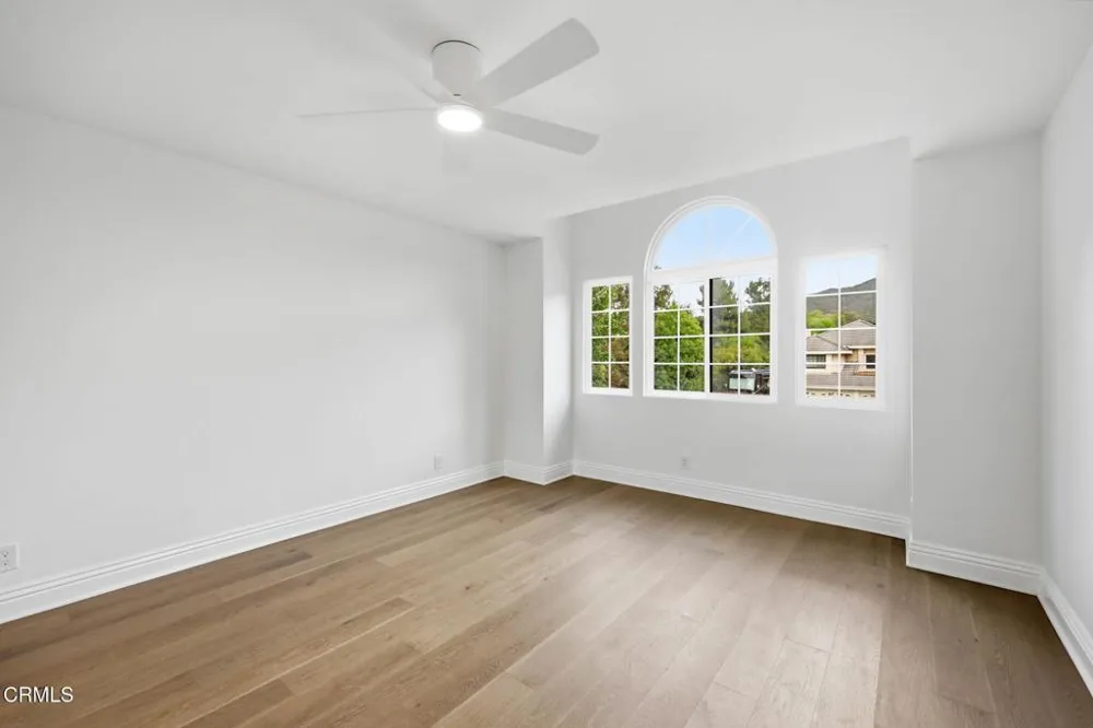 947 Golden Crest Avenue Thousand Oaks, CA 91320